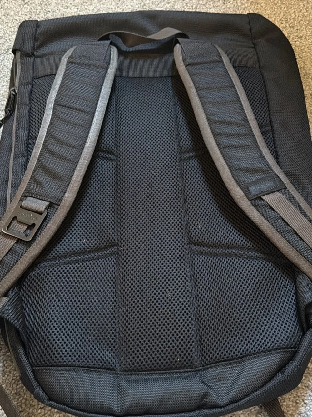 Timbuk2 sleek black